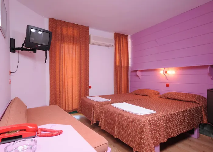 Siesta Hotel İçmeler